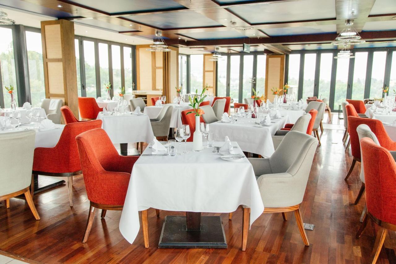 Mpilo Boutique Hotel Масеру Экстерьер фото