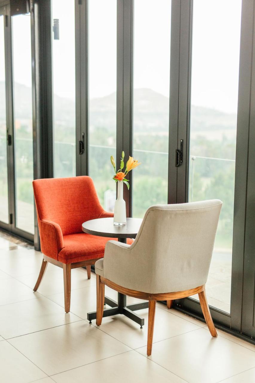 Mpilo Boutique Hotel Масеру Экстерьер фото