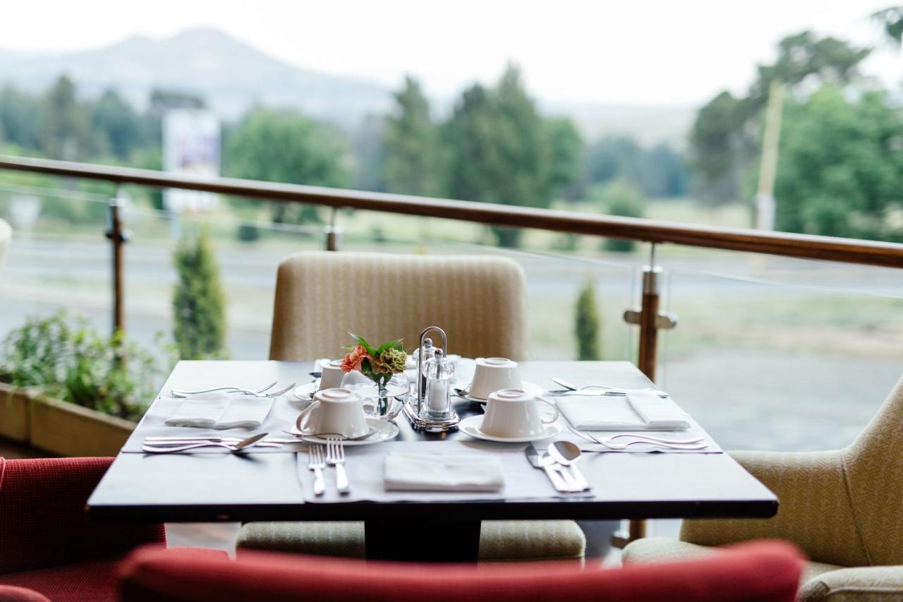 Mpilo Boutique Hotel Масеру Экстерьер фото
