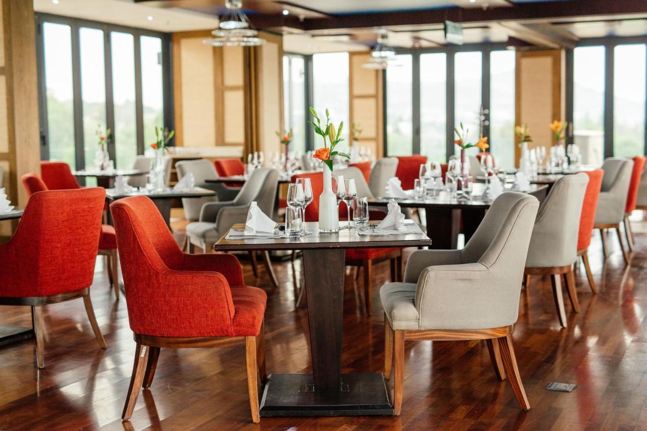 Mpilo Boutique Hotel Масеру Экстерьер фото
