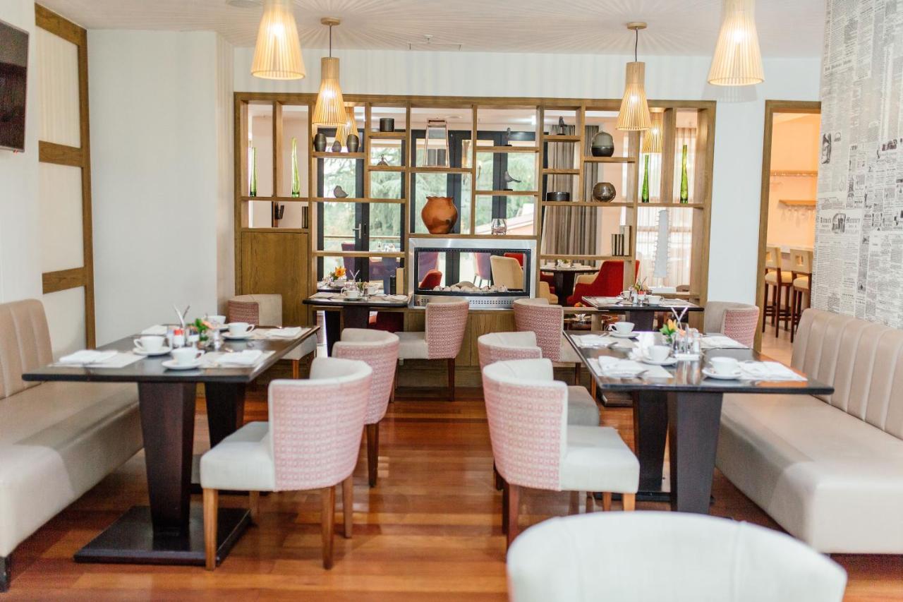 Mpilo Boutique Hotel Масеру Экстерьер фото