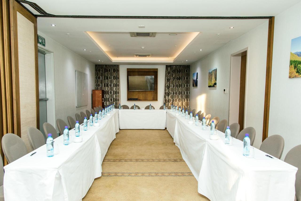Mpilo Boutique Hotel Масеру Экстерьер фото