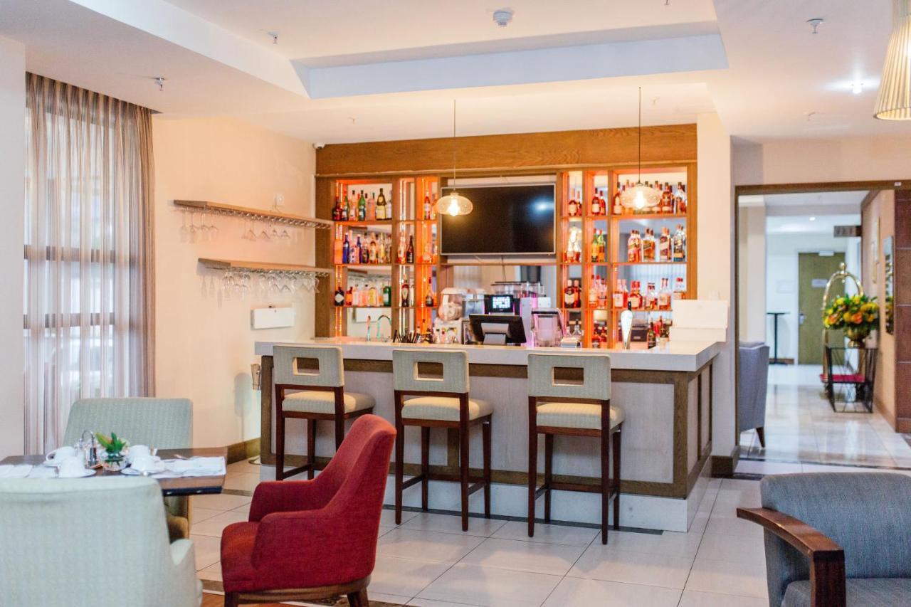 Mpilo Boutique Hotel Масеру Экстерьер фото
